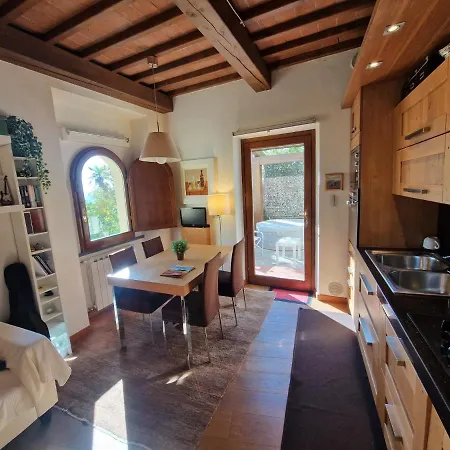 Holiday home Casa Papalino, Con Jacuzzi E Vista Sulle Colline Di Vinci