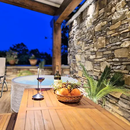 Holiday home Casa Papalino, Con Jacuzzi E Vista Sulle Colline Di Vinci *