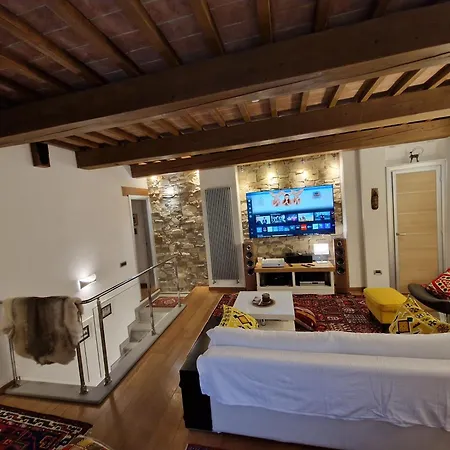 Holiday home Casa Papalino, Con Jacuzzi E Vista Sulle Colline Di Vinci Larciano