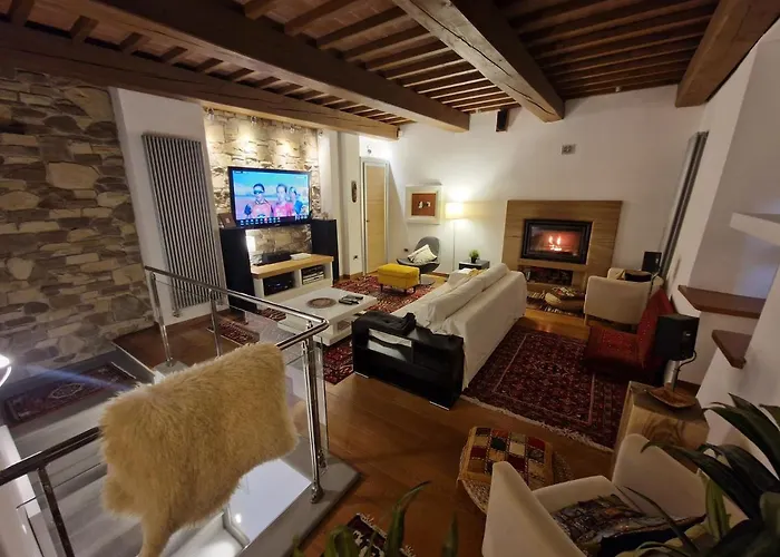 Casa Papalino, Con Jacuzzi E Vista Sulle Colline Di Vinci Hébergement de vacances *