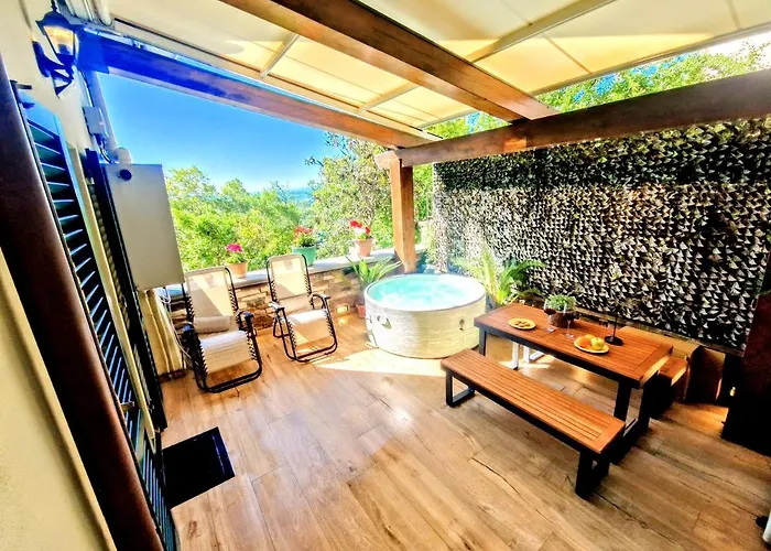 Casa Papalino, Con Jacuzzi E Vista Sulle Colline Di Vinci Hébergement de vacances *