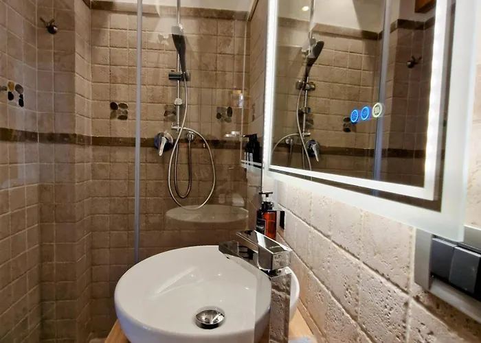 Casa Papalino, Con Jacuzzi E Vista Sulle Colline Di Vinci Hébergement de vacances *