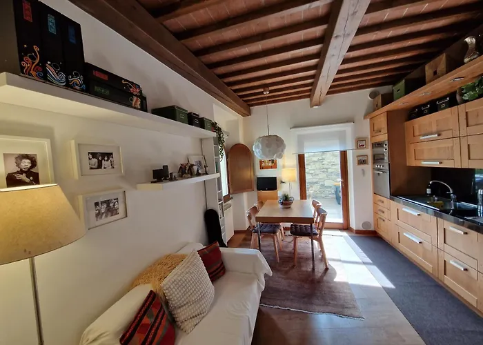 Hébergement de vacances Casa Papalino, Con Jacuzzi E Vista Sulle Colline Di Vinci Larciano