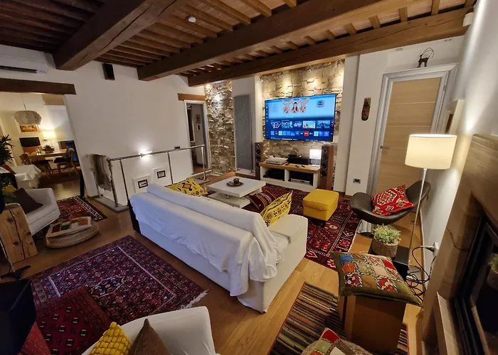 Casa Papalino, Con Jacuzzi E Vista Sulle Colline Di Vinci Hébergement de vacances *